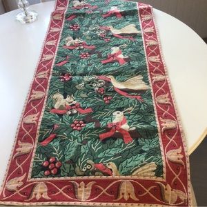 HOLIDAY French woven Table Runner Winter Woodland Animals